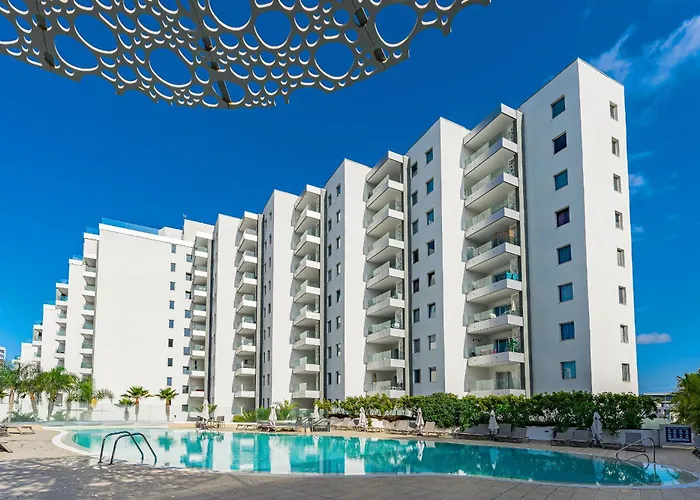 Blue Gold Escape In Ocean Garden